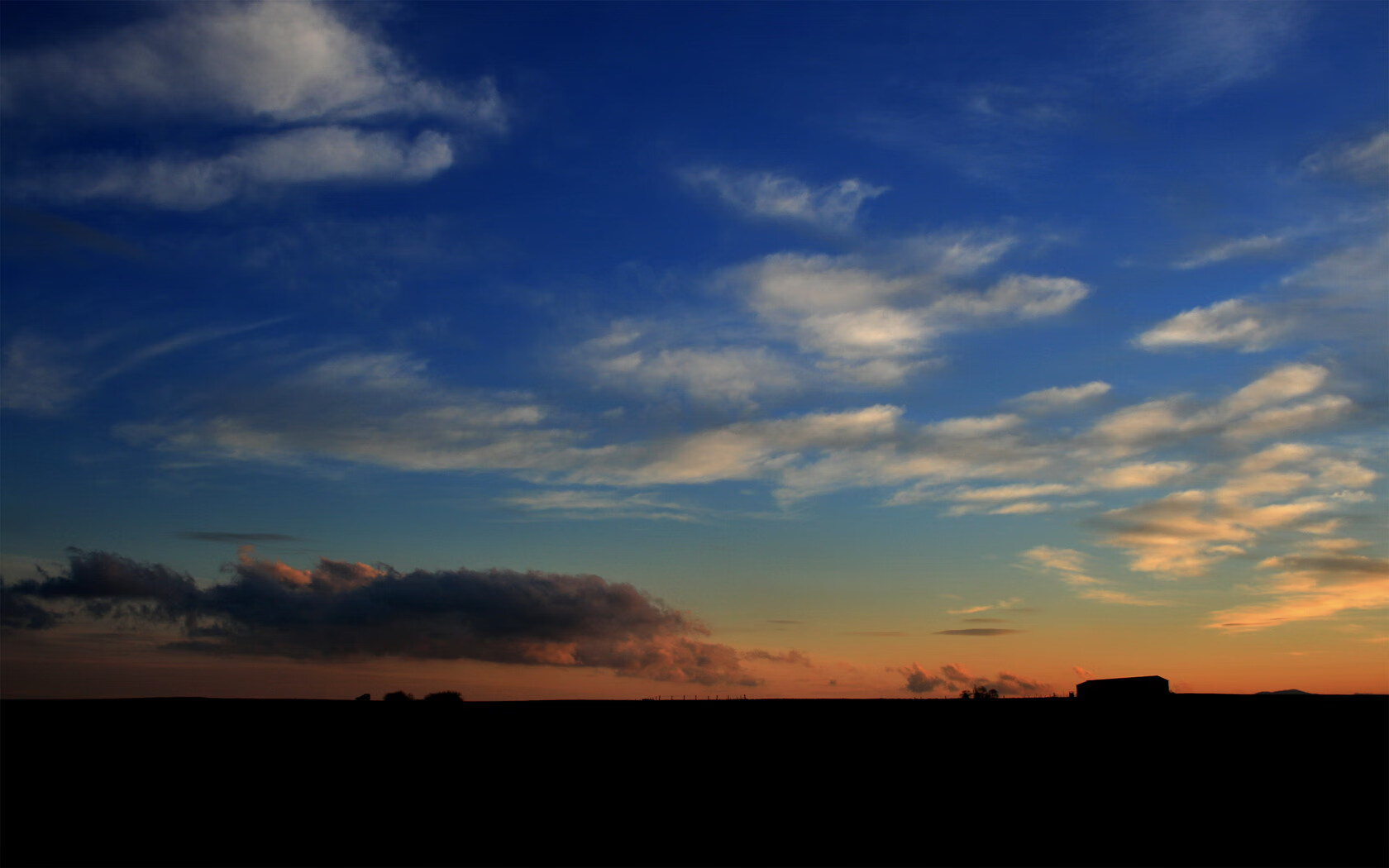 格林伍德凭借强大的防守覆盖能力，为袋鼠队抵挡对方攻势，格林伍德球员