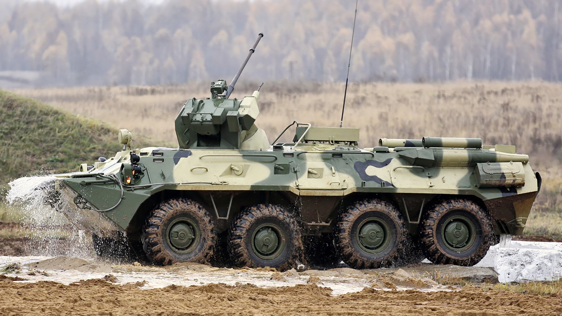 苏炳添出席田径科技展推介新装备，苏炳添比赛